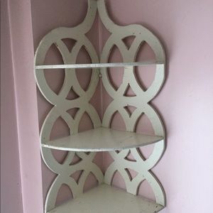 Corner shelf